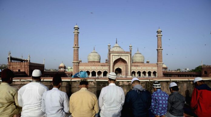 How can we Seek Help from Prayer in Distress? Muslims are offering prayer