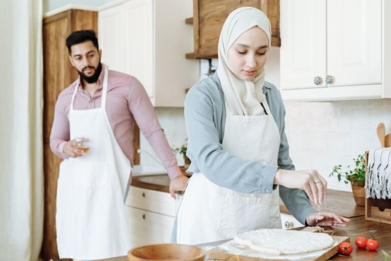 How to Deal with Difficult Relatives in Islam