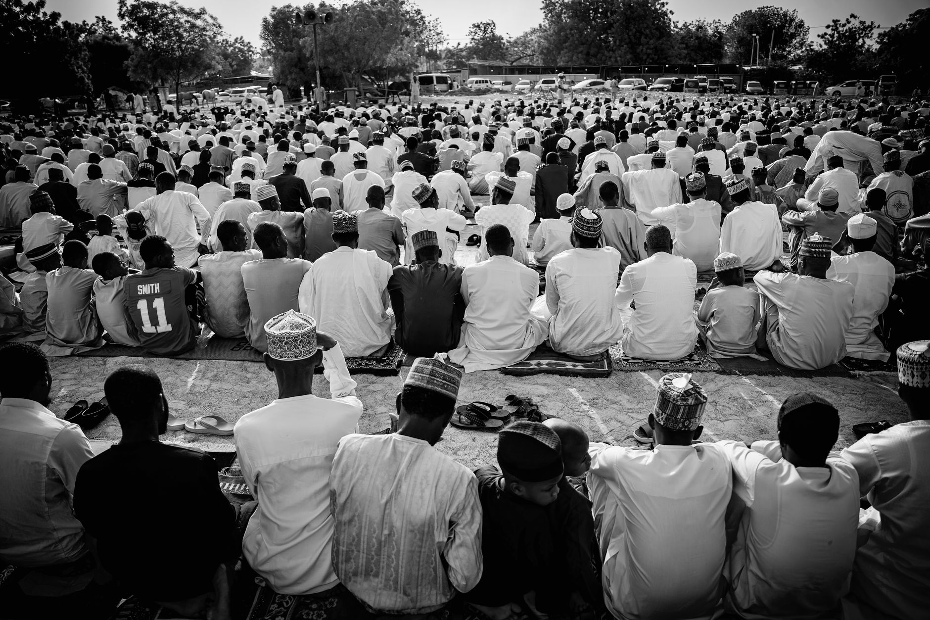 A quiet corner of an old mosque where a believer reflects on the signs of sincere repentance.