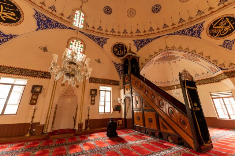 How to Reconcile Between Two Muslims