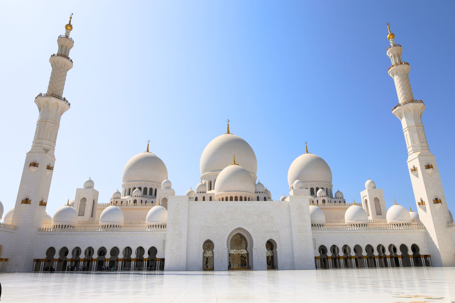 An ancient library setting representing the scholarly contributions of Aisha bint Abu Bakr to Islam.