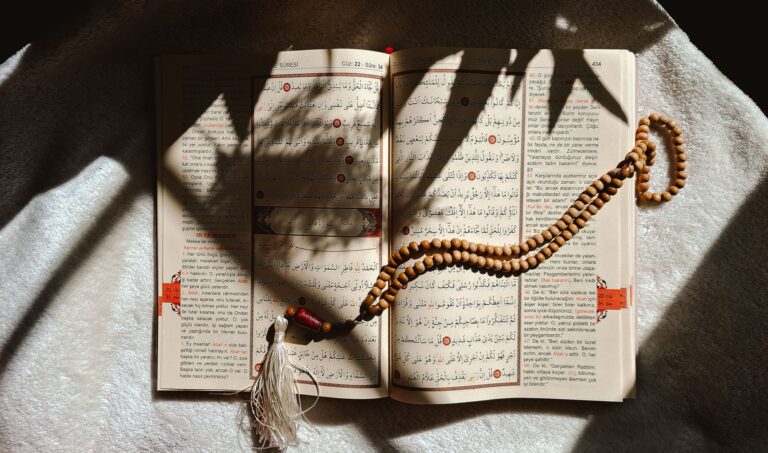Prophet Musa’s Staff as a Sign From Allah
